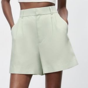 Set of cropped linen blended vest and shorts in apple green